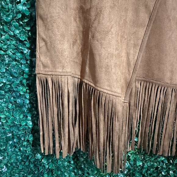 Kaun Sandler Faux Suede Fringe Vest - Picture 3 of 8